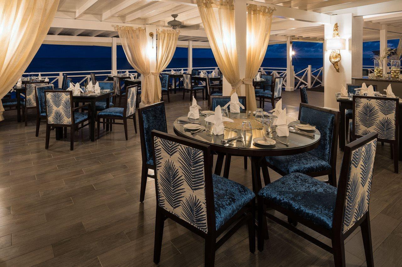 Ocean Two Resort - Breakfast Included By Ocean Hotels Saint Lawrence Gap Bagian luar foto